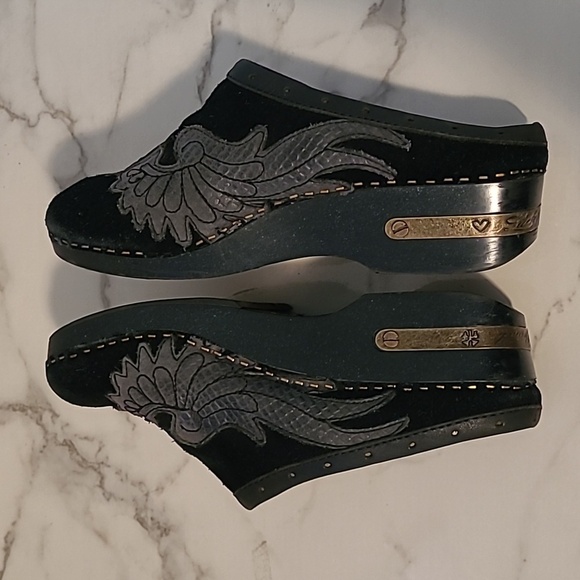 Lucky Brand Vintage Y2K Black Gray Leather Suede Mules Peace Wings Retro Wmns 7 - Picture 10 of 16